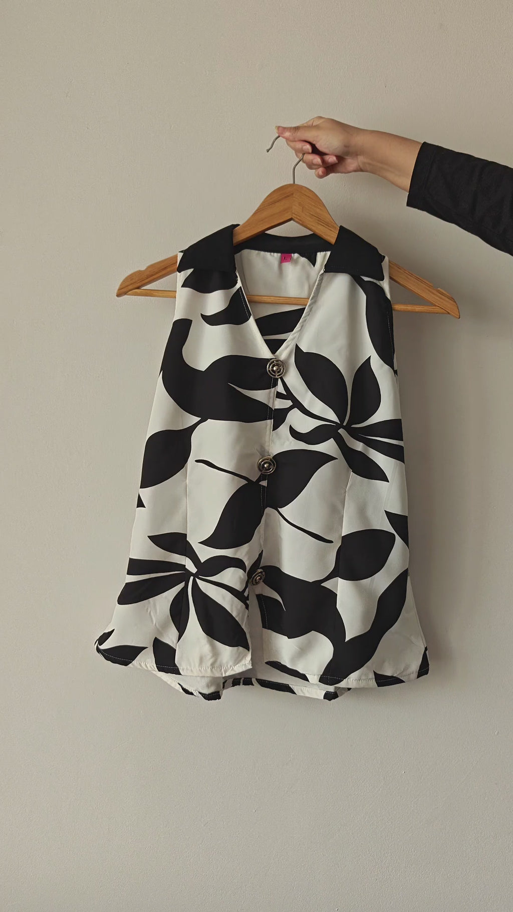 White & Black Floral Print Halter Neck Co Ord Set (L/XL)