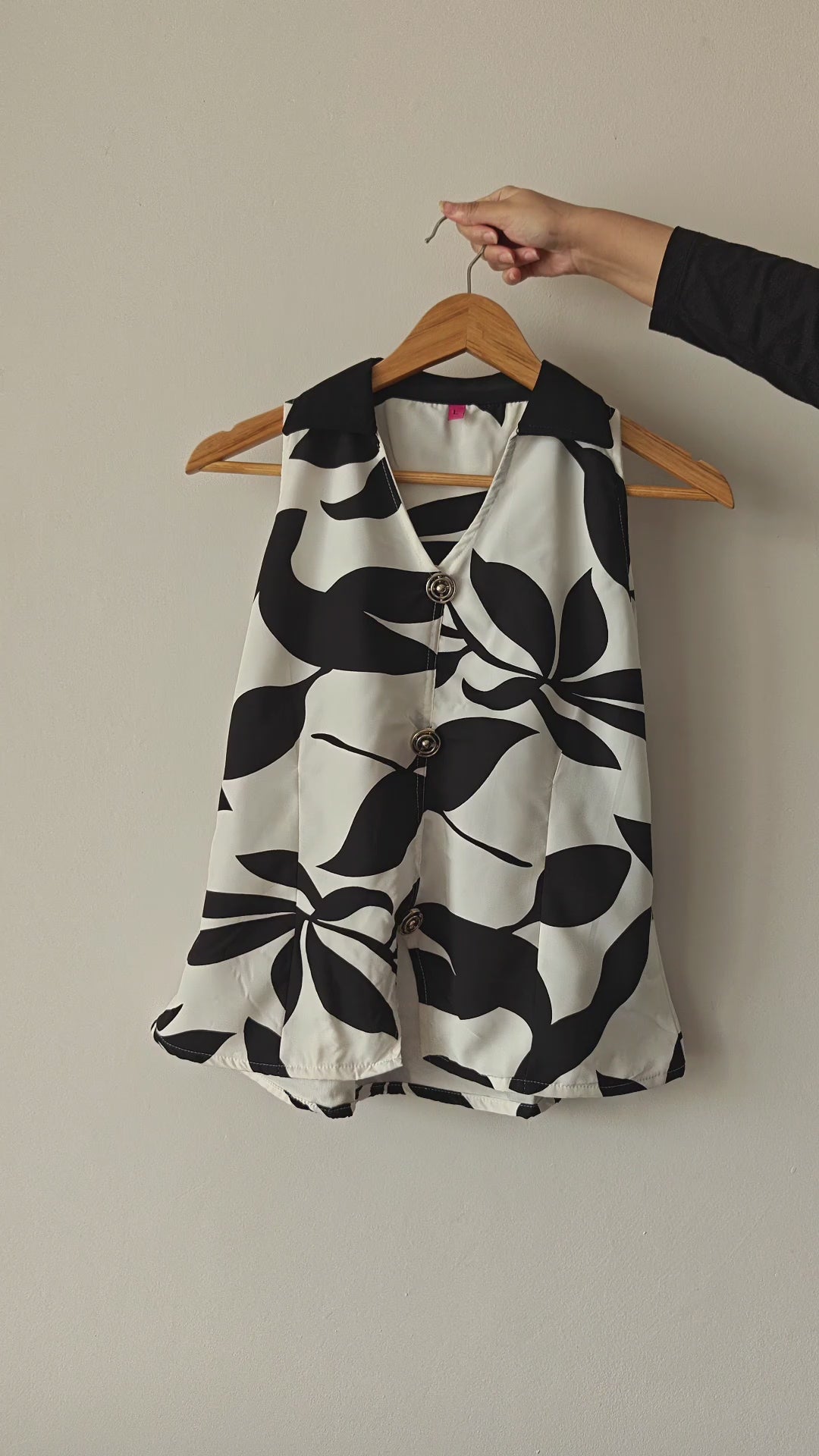 White & Black Floral Print Halter Neck Co Ord Set (L/XL)